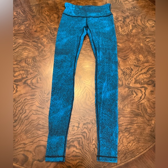 Lululemon Wunder Under Pant III Luon Spray Jacquard
Shocking Blue Black Size 4 - Picture 2 of 10